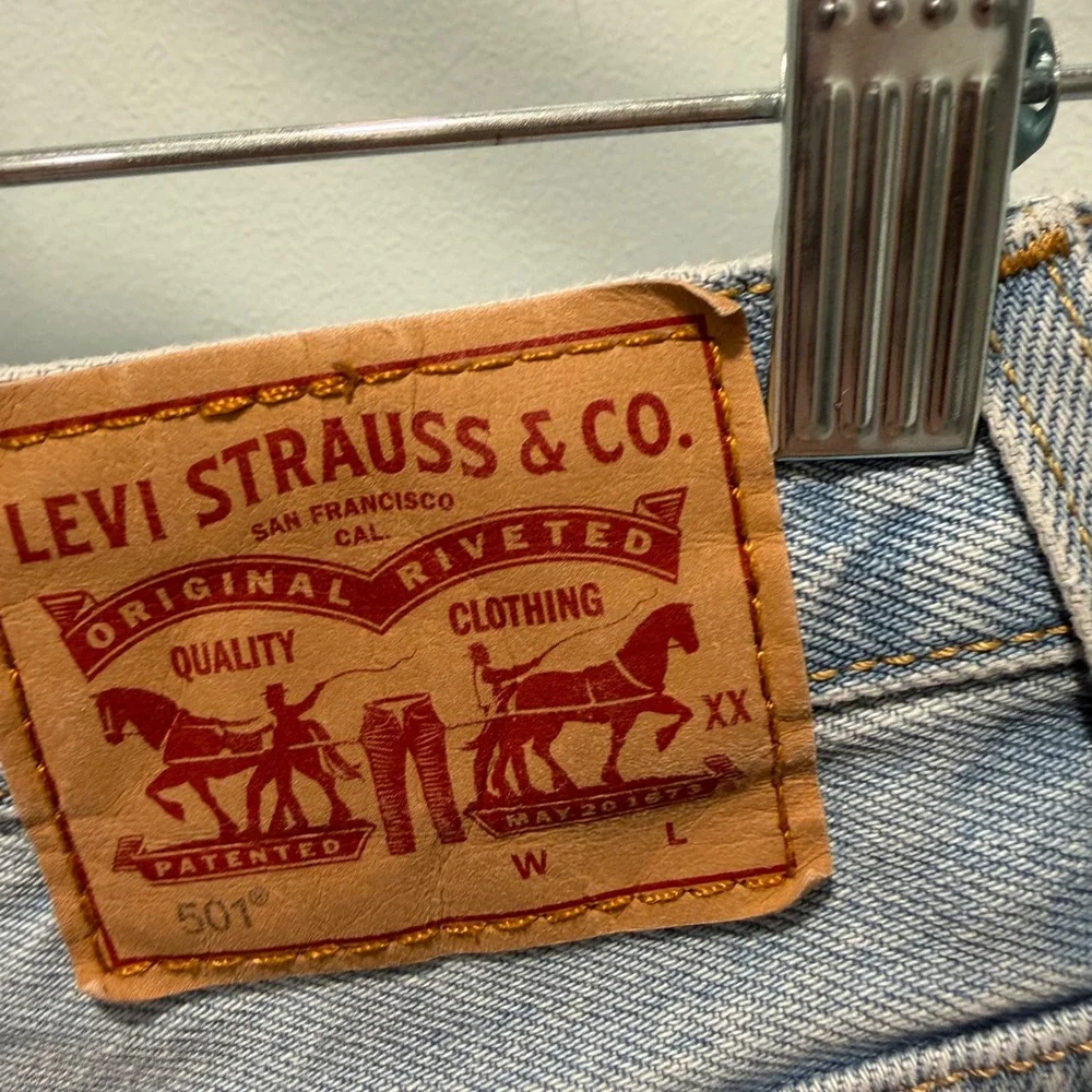 Levi's 501 Original Shorts Size 27 Light Wash Blue High Waisted Raw Hem Denim